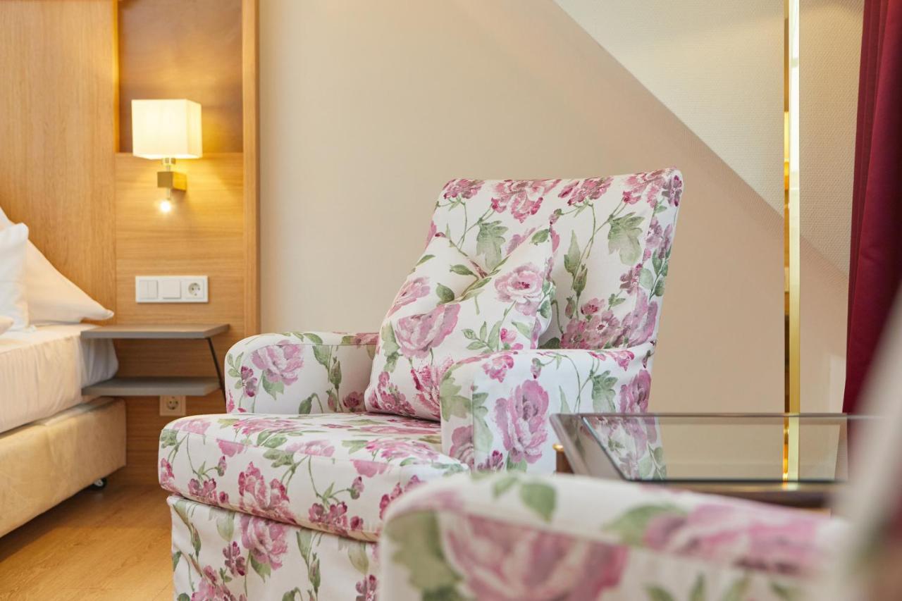 Landgasthof Hotel Hess Neuenstein エクステリア 写真