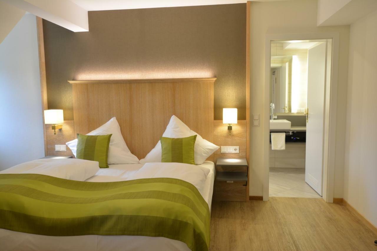 Landgasthof Hotel Hess Neuenstein エクステリア 写真